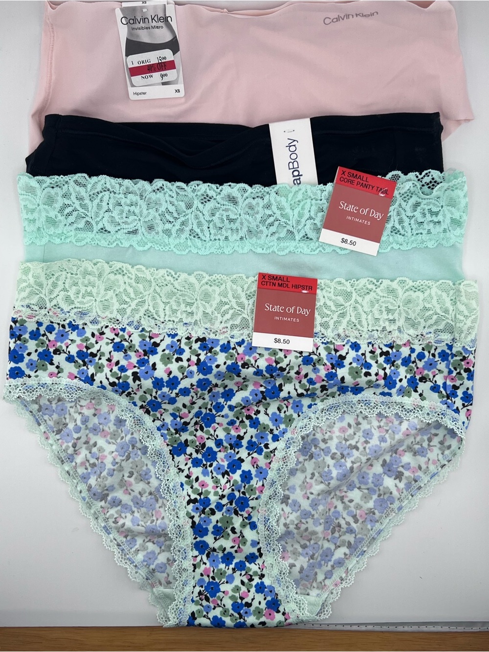 0100: Bundle of 4 Women’s XS NWT Panties